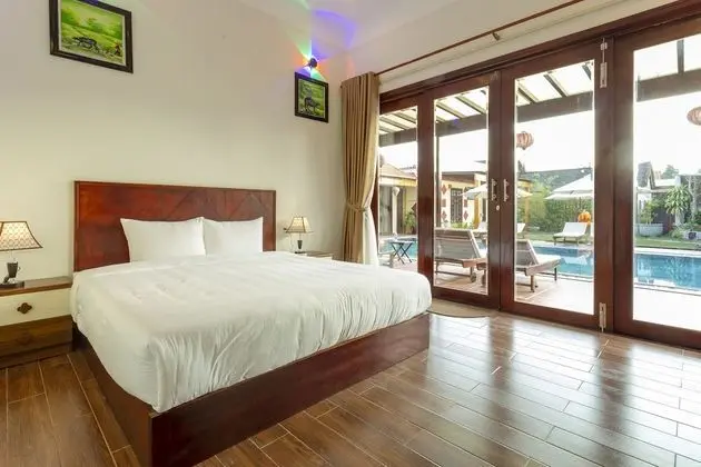 Deluxe Tek Büyük veya İki Ayrı Yataklı Oda, Havuz Manzaralı