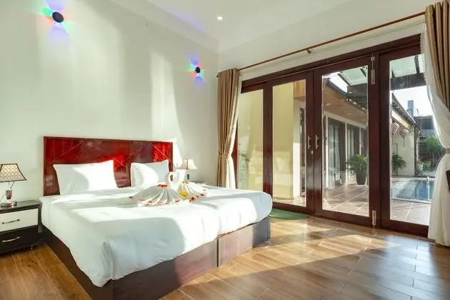 Deluxe Tek Büyük veya İki Ayrı Yataklı Oda, Havuz Manzaralı