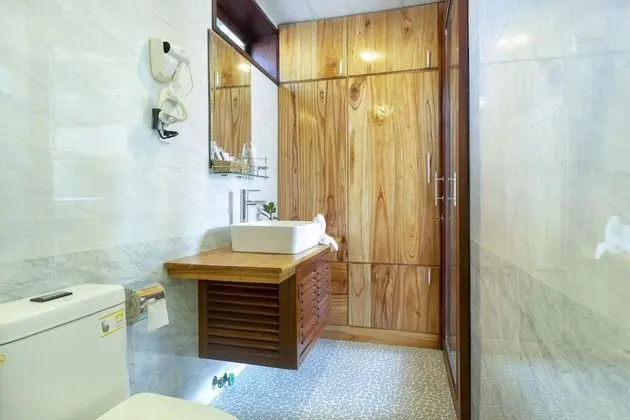 Luxury Tek Büyük Yataklı Oda, Havuz Manzaralı