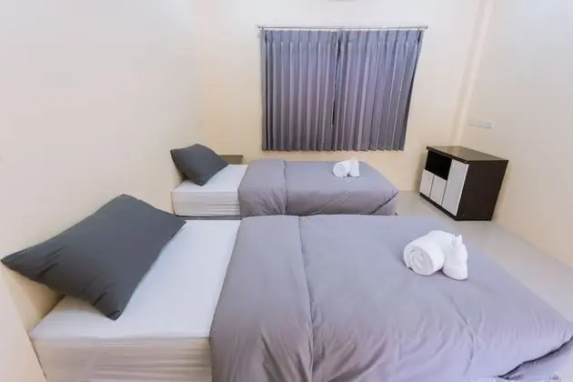 Standard Twin Room with Private Bathroom