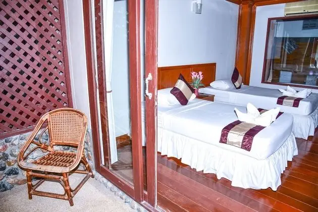 Hotel Seaview Room 40 sqm. with Twin Beds