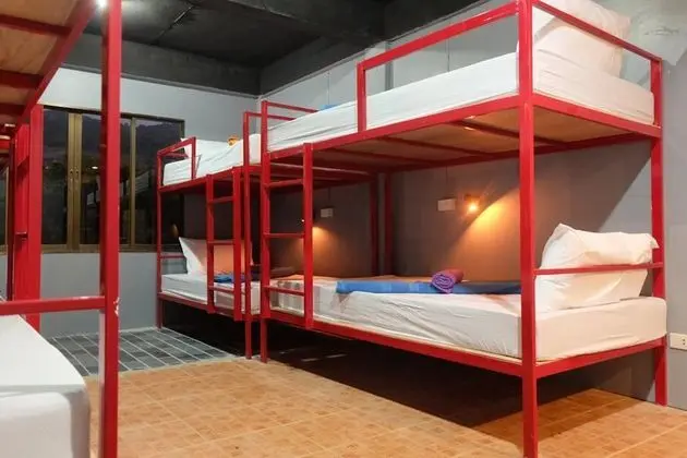 8 - Bed Mixed Shared Dormitory