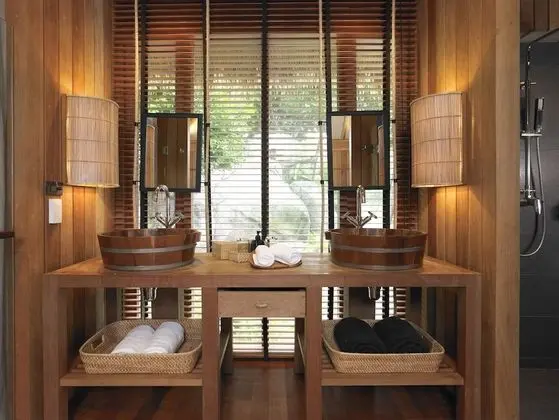 Villa (Castaway Beach Villa)