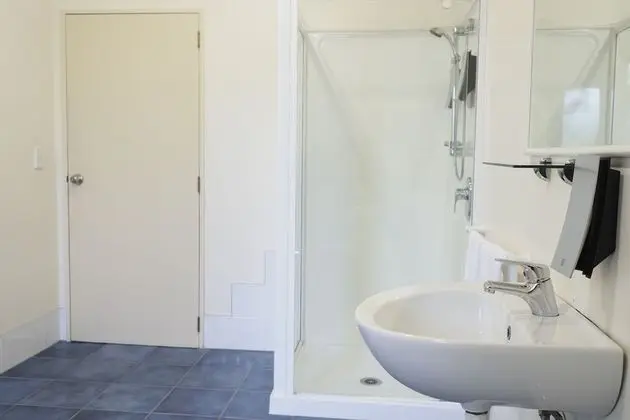 Basic Room, Multiple Beds, Non Smoking, Ensuite
