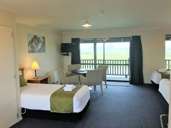 Family Studio, Multiple Beds, Non Smoking, Kitchenette (Upstairs)