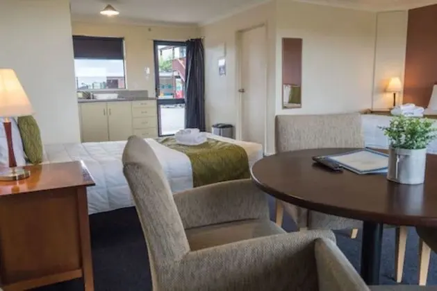 Family Studio, Multiple Beds, Non Smoking, Kitchenette (Upstairs)
