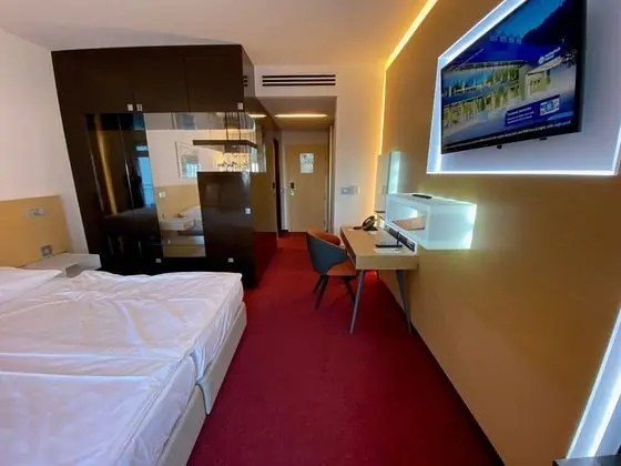 Tek Büyük veya İki Ayrı Yataklı Oda