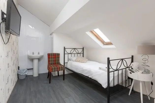 Basic Single Room Fourth Floor.