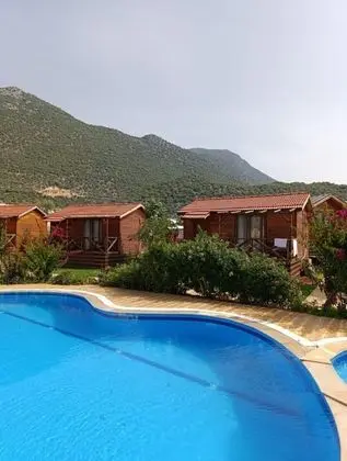 Çift Kişilik, Havuz Manzaralı, Balkonlu