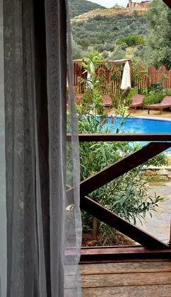 Çift Kişilik, Havuz Manzaralı, Balkonlu