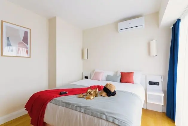 Panorama Two Bedrooms plus Living Room