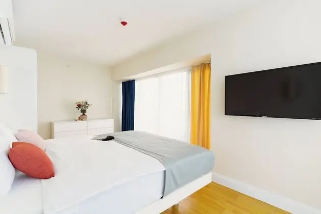 Panorama Two Bedrooms plus Living Room