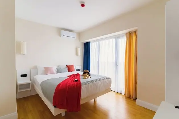 Panorama Two Bedrooms plus Living Room