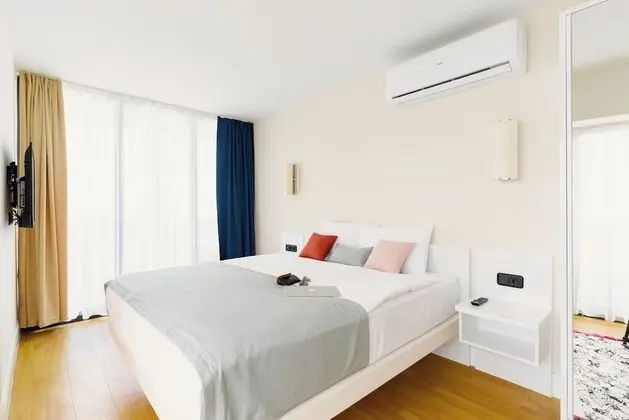Panorama Two Bedrooms plus Living Room