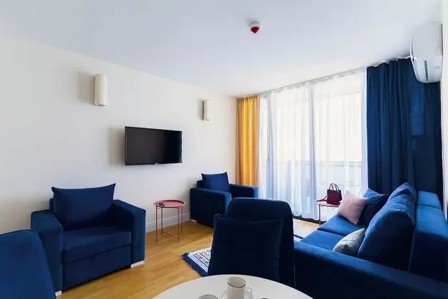 Panorama Two Bedrooms plus Living Room