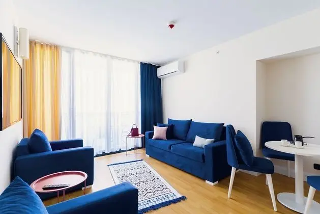 Panorama Two Bedrooms plus Living Room