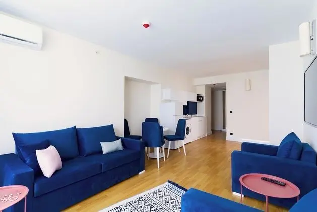 Panorama Two Bedrooms plus Living Room