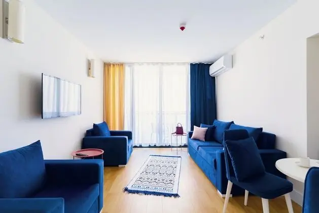 Panorama Two Bedrooms plus Living Room