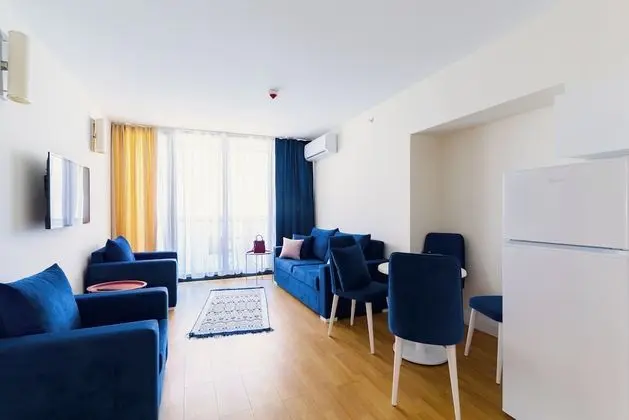 Panorama Two Bedrooms plus Living Room