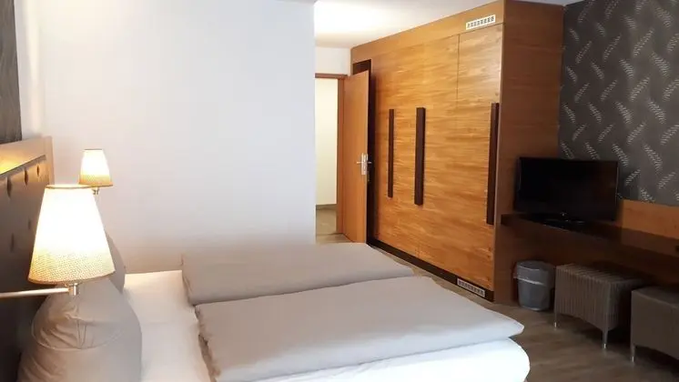 Tek Büyük Yataklı Oda (Badehaus)