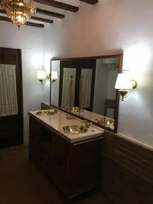 Tek Büyük Yataklı Oda (1)