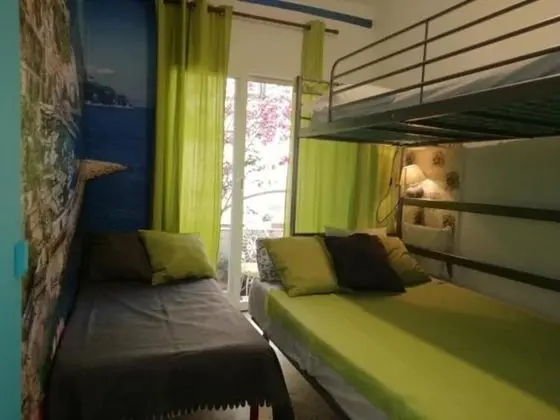 Üç Kişilik Oda, Ortak Banyo