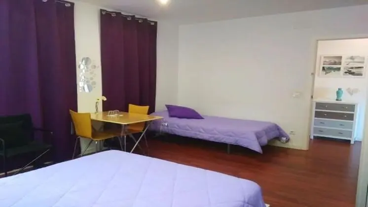 Design Üç Kişilik Oda, Birden Çok Yatak, Avlu Manzaralı