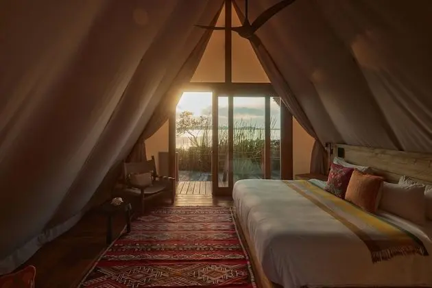Lagoon Room