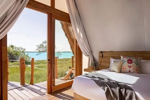 Lagoon Room