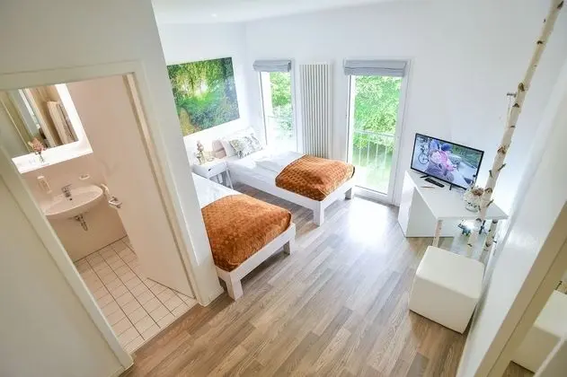 Basic Tek Büyük veya İki Ayrı Yataklı Oda