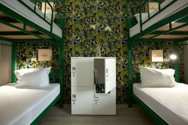 4 Bed Mixed Dorm Room