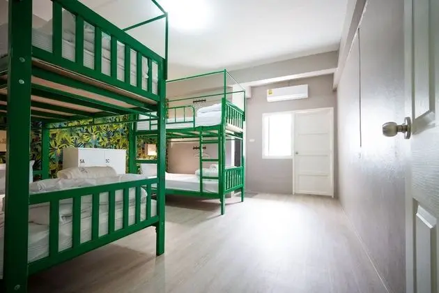 4 Bed Mixed Dorm Room