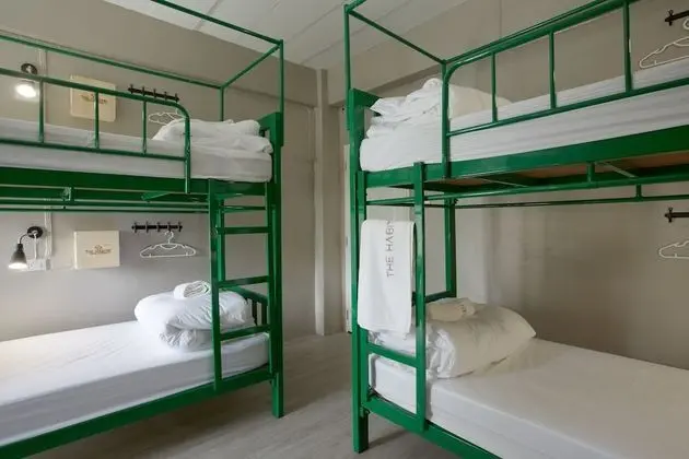 6 Bed Female Dorm Room