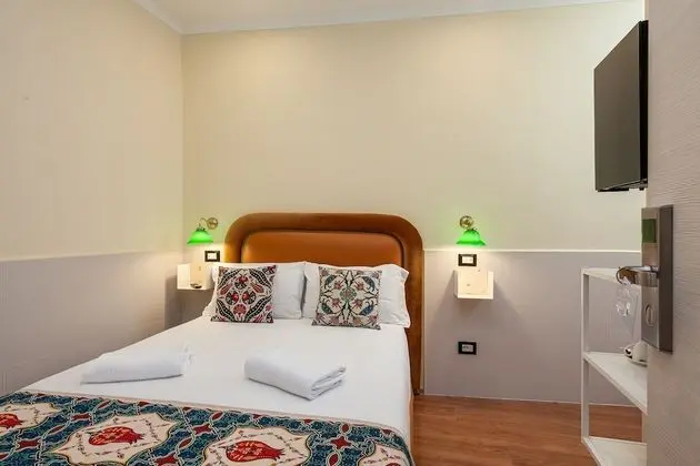 Basic Tek Büyük Yataklı Oda