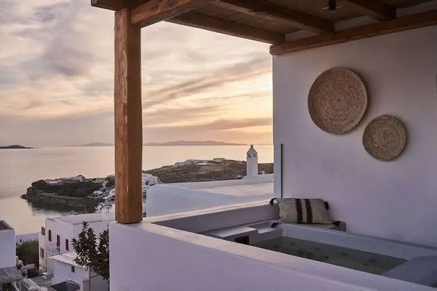 Delos Sea View Suite With Jetted Tub