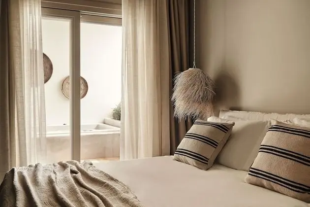 Delos Sea View Suite With Jetted Tub