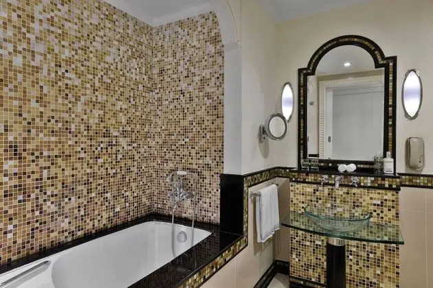 Family Oda, 2 Tek Kişilik Yatak, Sigara İçilebilir, Kule