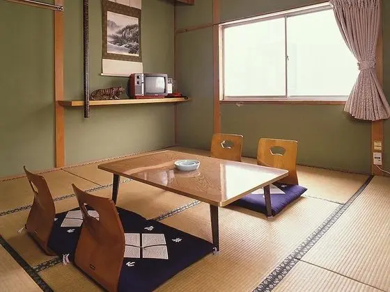 Traditional Oda, Sigara İçilebilir (Main Building, 8 Tatami)