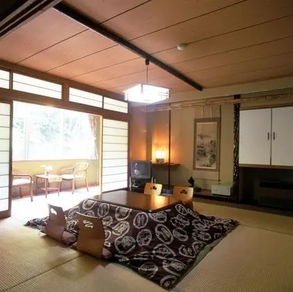 Traditional Oda, Sigara İçilebilir (New Building, 8 Tatami)