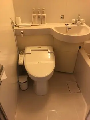Tek Kişilik Oda, Sigara İçilmez