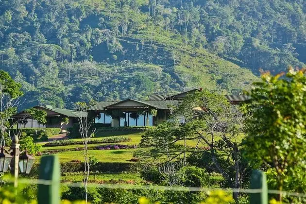 Oda, 2 Büyük (Queen) Boy Yatak