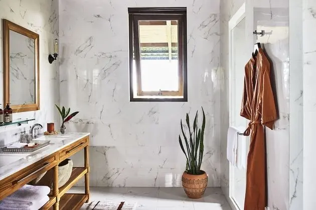 Oda, 2 Büyük (Queen) Boy Yatak