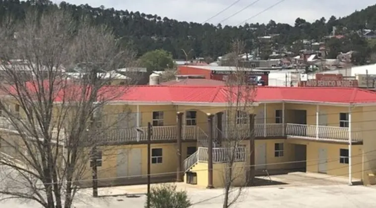 Tek Büyük Yataklı Oda, 2 Çift Kişilik Yatak