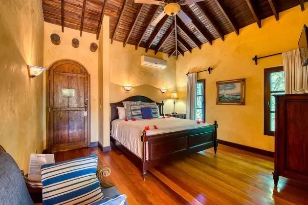 Royale Luxury King Suite with courtyard view with a private balcony