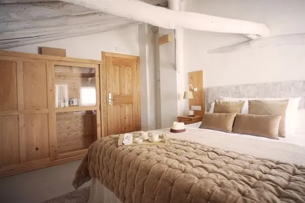 Classic Tek Büyük Yataklı Oda