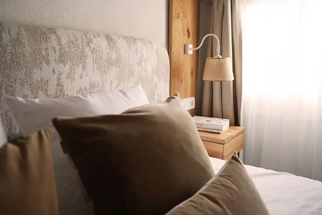 Classic Tek Büyük Yataklı Oda