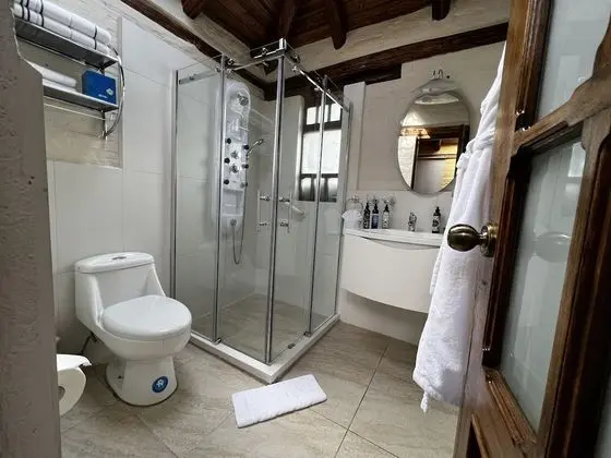 Luxury Tek Büyük Yataklı Oda