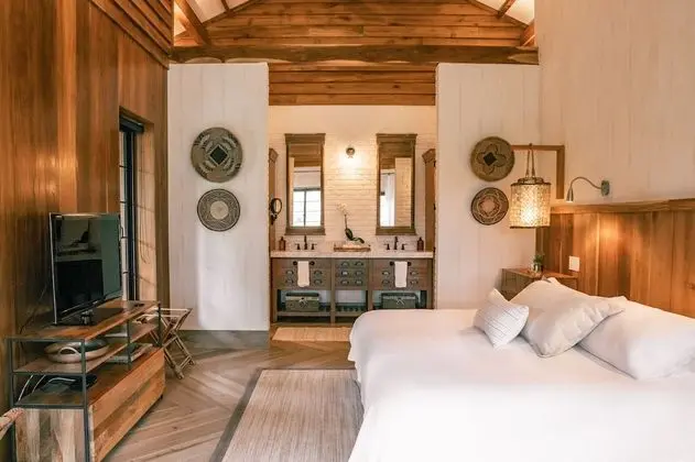 Luxury Tek Büyük veya İki Ayrı Yataklı Oda, 1 En Büyük (King) Boy Yatak, Teras, Bahçe Manzaralı