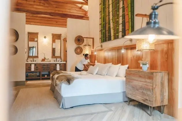 Luxury Tek Büyük veya İki Ayrı Yataklı Oda, 1 En Büyük (King) Boy Yatak, Teras, Bahçe Manzaralı