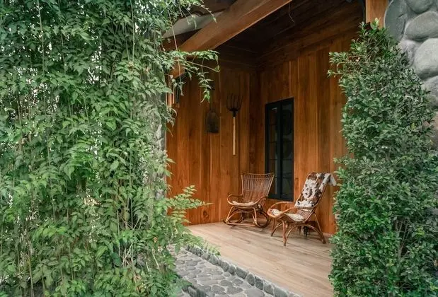 Luxury Tek Büyük veya İki Ayrı Yataklı Oda, 1 En Büyük (King) Boy Yatak, Teras, Bahçe Manzaralı